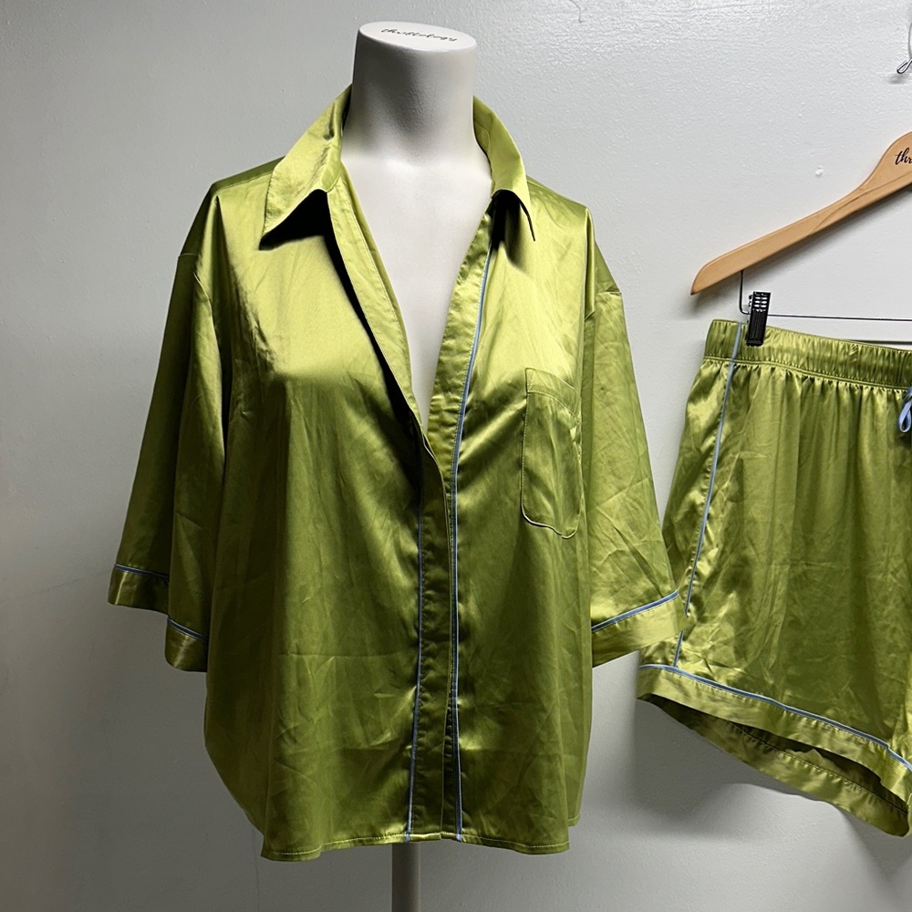 Parade Pajamas Set Satin Silky 2 Piece Loungewear Short Sleeve Shorts Green XL - Picture 2 of 8
